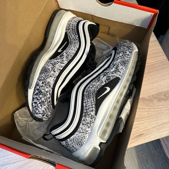 Nike Women’s Air Max 97 - Picture 6 of 7